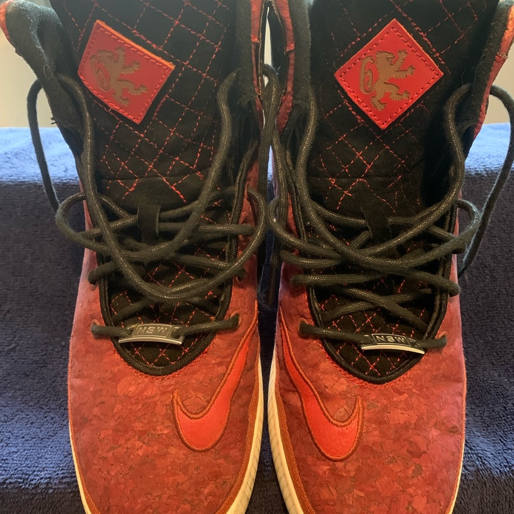 Nike Lebron James 11 NSW Lifestyle University Red Cork